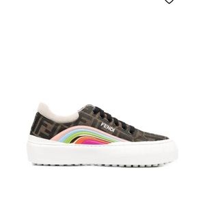 Fendi Fendi
Fendi Force logo low-top sneakers